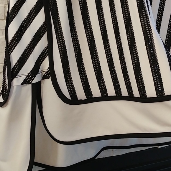 Pennington's High Low Sleeveless Blouse Size 1x - Picture 3 of 6